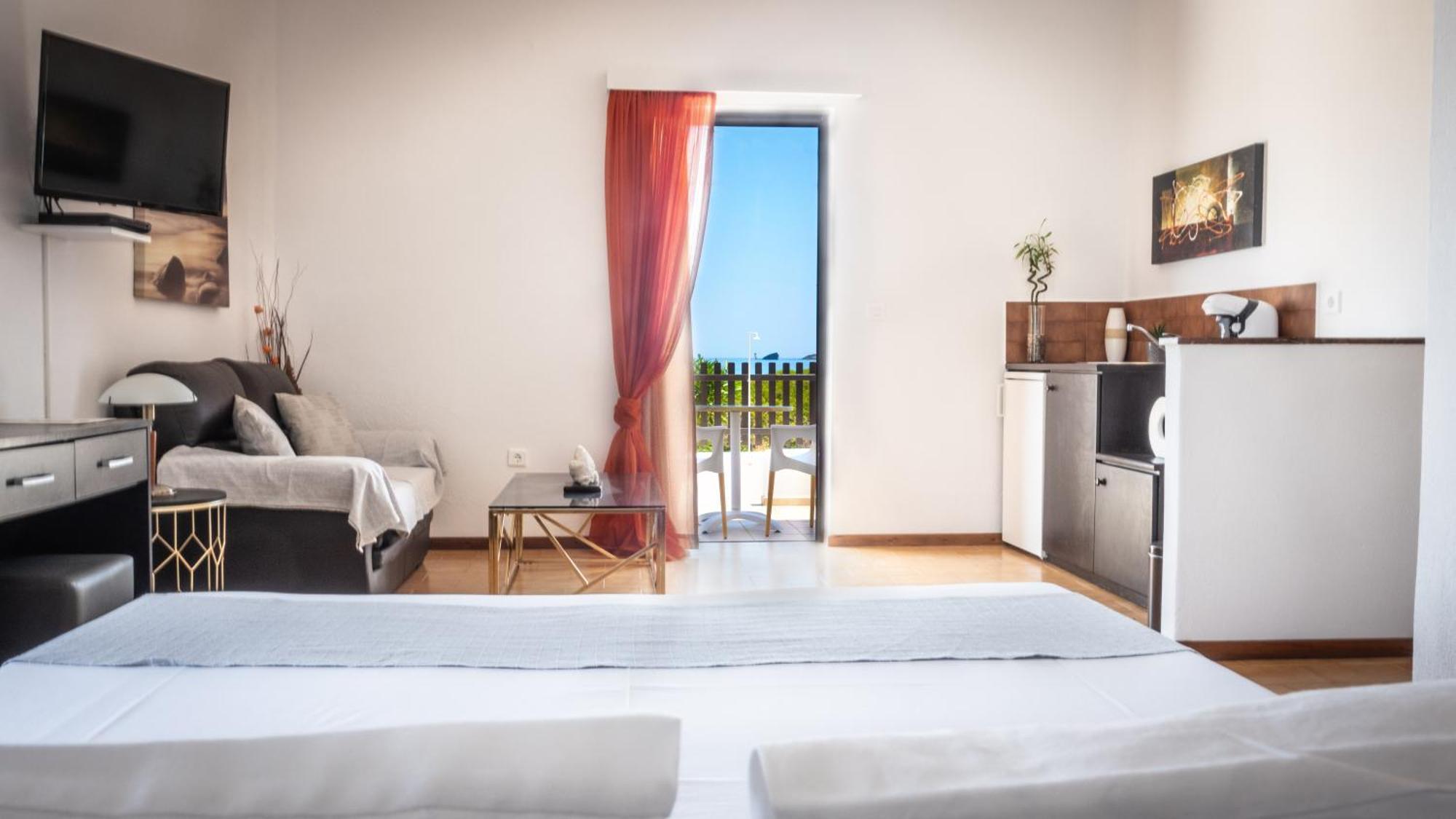 Hotel Porto Diakofti Buitenkant foto
