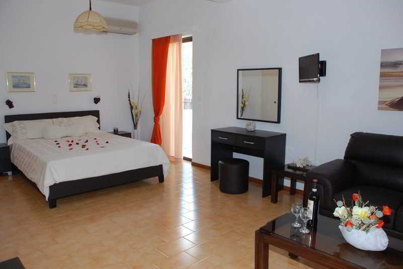 Hotel Porto Diakofti Buitenkant foto